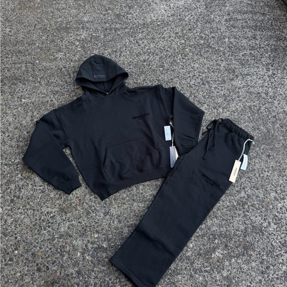Essentials Tops - SIZE LARGE - ESSENTIALS SET - BRAND NEW - AUTHENTIC ✅ HOODIE AND SWEATPANTS
